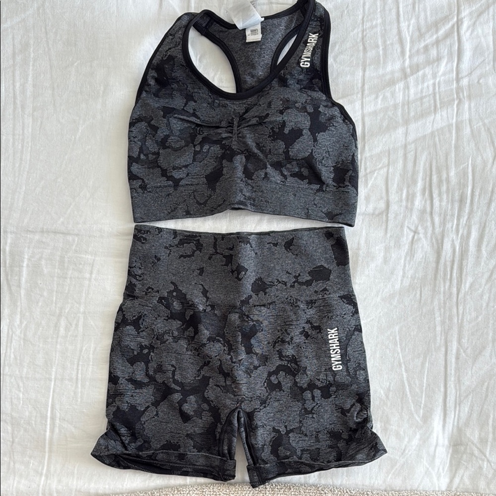 Gymshark Camo Black and Gray Sports Set